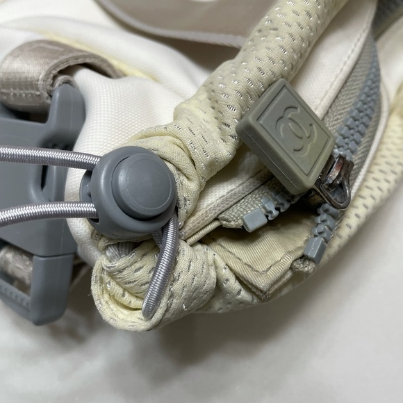 Authentic CHANEL Camellia Sport flower tote bag - Picture 8 of 15